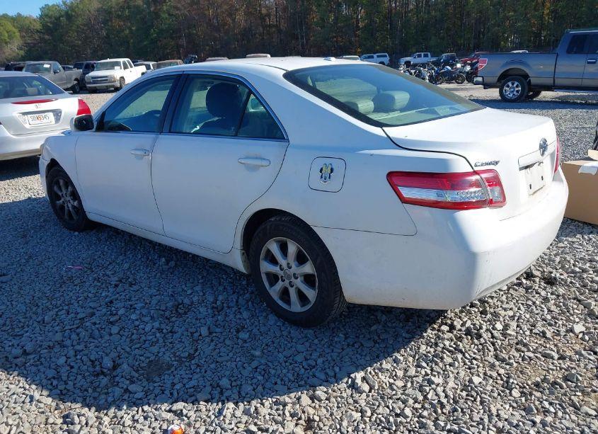 Photo 3 of 2011 Toyota Camry LE (VIN 4T1BF3EK3BU750745)