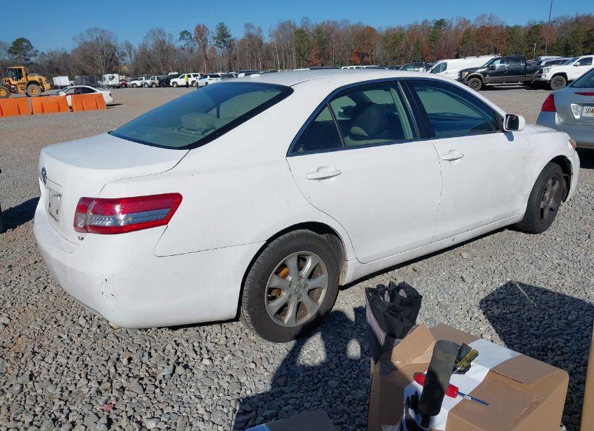 Photo 4 of 2011 Toyota Camry LE (VIN 4T1BF3EK3BU750745)