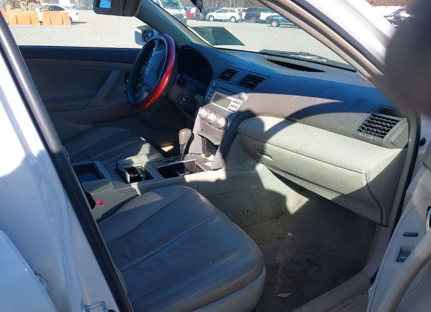 Photo 5 of 2011 Toyota Camry LE (VIN 4T1BF3EK3BU750745)