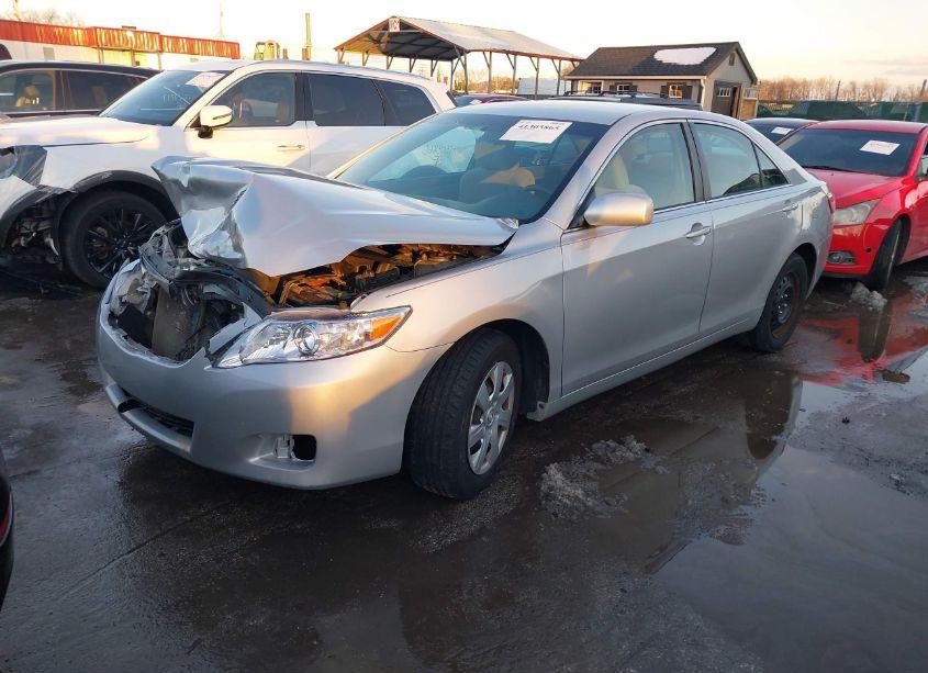 Photo 2 of 2011 Toyota Camry (VIN 4T1BF3EK3BU756349)