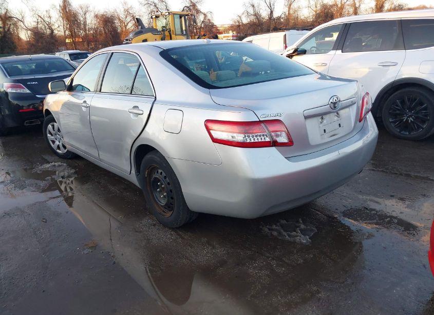 Photo 3 of 2011 Toyota Camry (VIN 4T1BF3EK3BU756349)