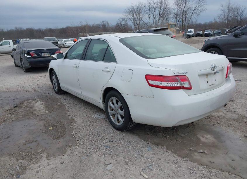 Photo 3 of 2011 Toyota Camry LE (VIN 4T1BF3EK3BU759820)