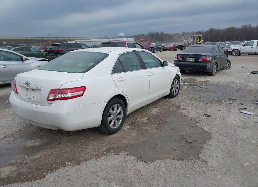 Photo 4 of 2011 Toyota Camry LE (VIN 4T1BF3EK3BU759820)