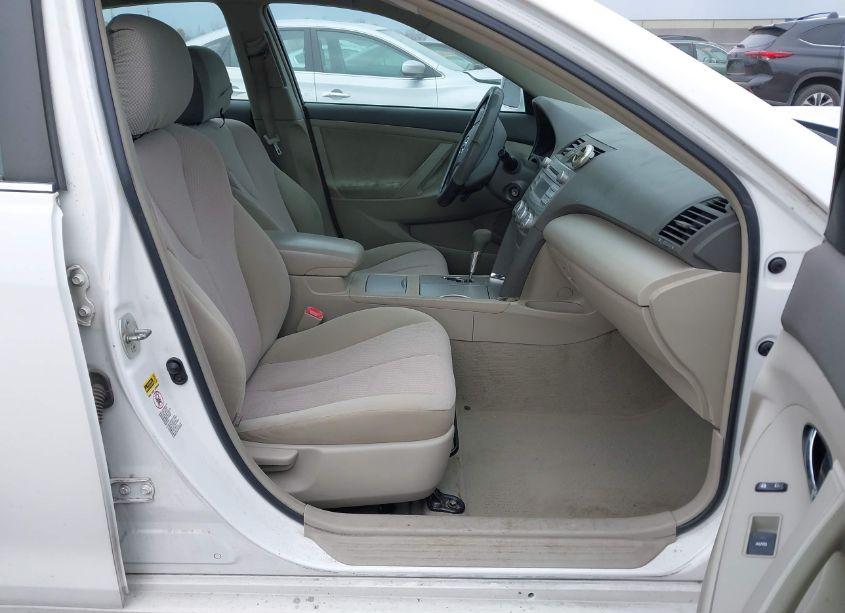 Photo 5 of 2011 Toyota Camry LE (VIN 4T1BF3EK3BU759820)