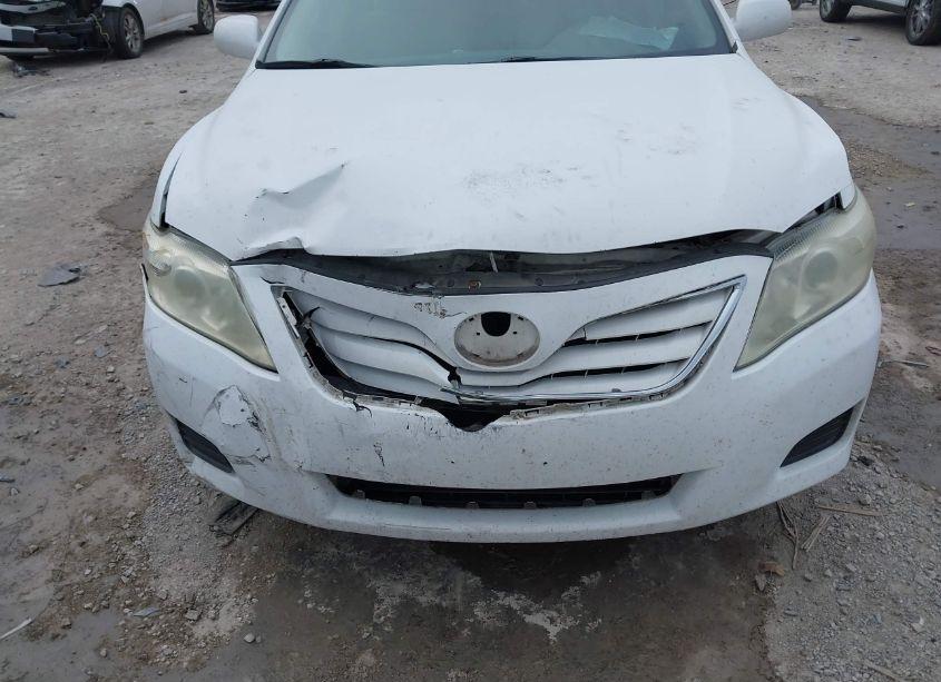 Photo 6 of 2011 Toyota Camry LE (VIN 4T1BF3EK3BU759820)