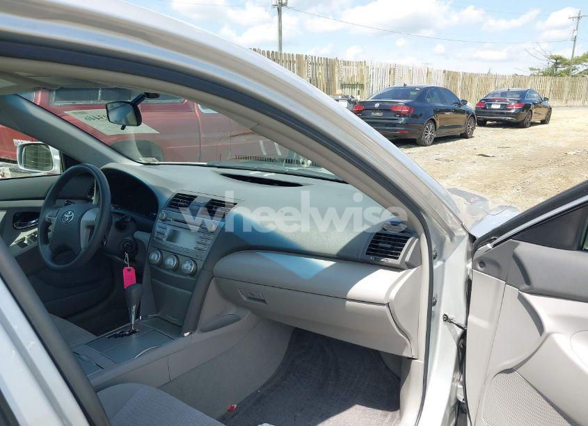 Photo 5 of 2011 Toyota Camry LE (VIN 4T1BF3EK3BU770056)