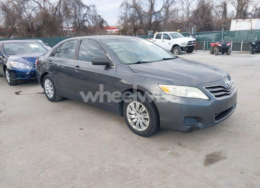 2010 Toyota Camry LE (VIN 4T1BF3EK4AU018073) main photo