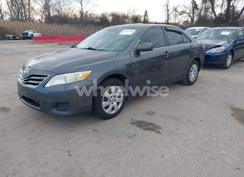 Photo 2 of 2010 Toyota Camry LE (VIN 4T1BF3EK4AU018073)