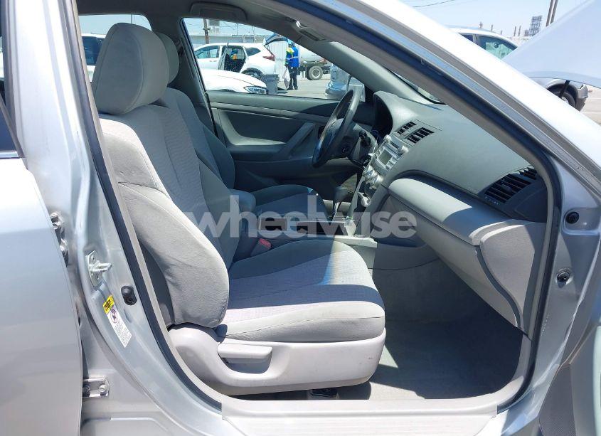 Photo 5 of 2010 Toyota Camry LE (VIN 4T1BF3EK4AU019286)