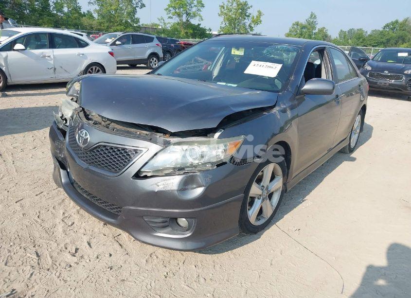 Photo 2 of 2010 Toyota Camry SE (VIN 4T1BF3EK4AU022821)