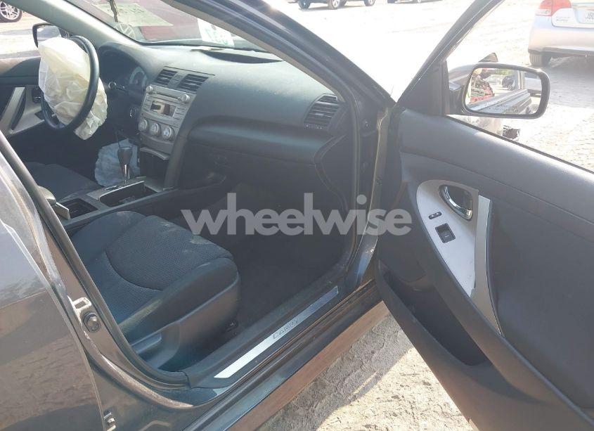 Photo 5 of 2010 Toyota Camry SE (VIN 4T1BF3EK4AU022821)