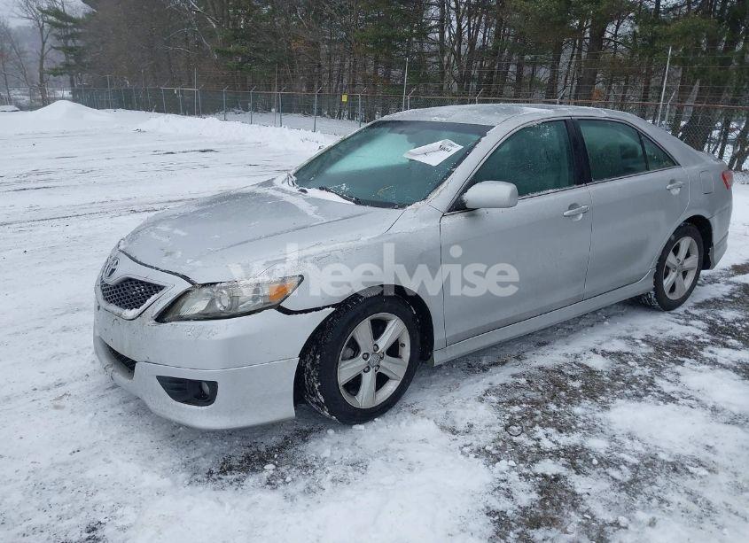 Photo 2 of 2010 Toyota Camry SE (VIN 4T1BF3EK4AU023015)