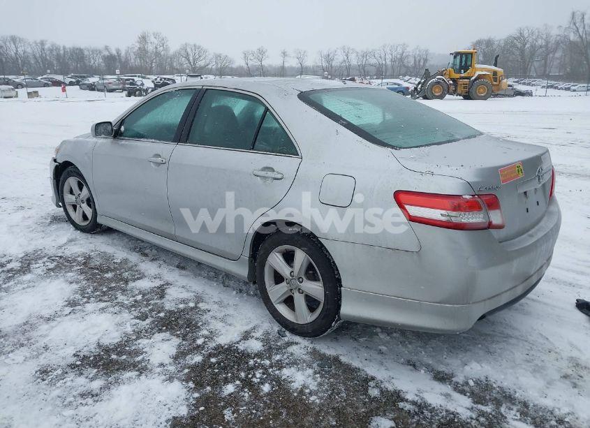 Photo 3 of 2010 Toyota Camry SE (VIN 4T1BF3EK4AU023015)