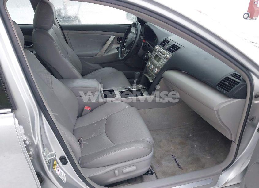 Photo 5 of 2010 Toyota Camry SE (VIN 4T1BF3EK4AU023015)