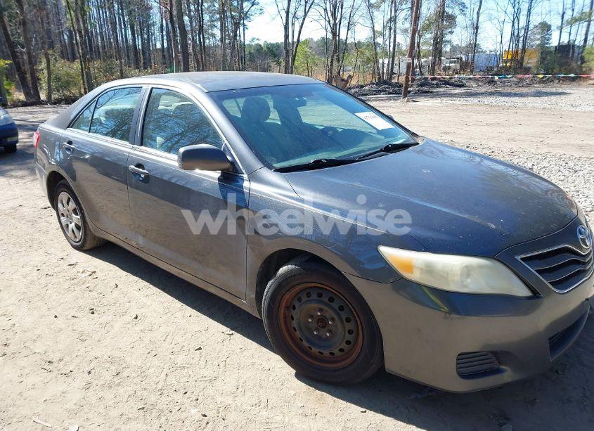2010 Toyota Camry LE (VIN 4T1BF3EK4AU033463) main photo