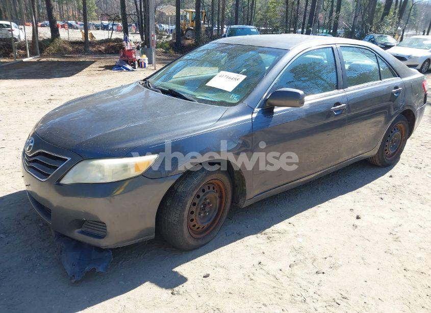 Photo 2 of 2010 Toyota Camry LE (VIN 4T1BF3EK4AU033463)