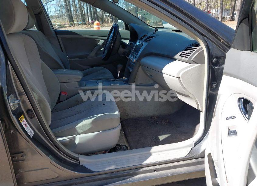 Photo 5 of 2010 Toyota Camry LE (VIN 4T1BF3EK4AU033463)