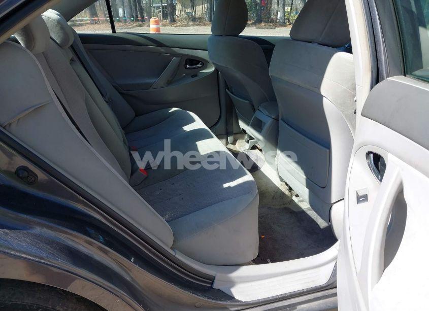 Photo 8 of 2010 Toyota Camry LE (VIN 4T1BF3EK4AU033463)