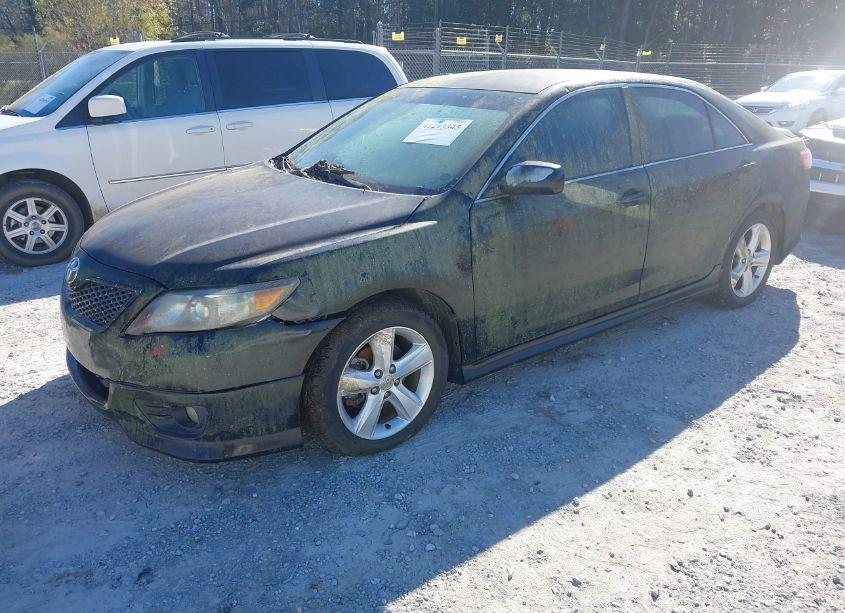 Photo 2 of 2010 Toyota Camry SE (VIN 4T1BF3EK4AU040185)