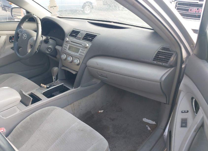 Photo 5 of 2010 Toyota Camry LE (VIN 4T1BF3EK4AU048691)