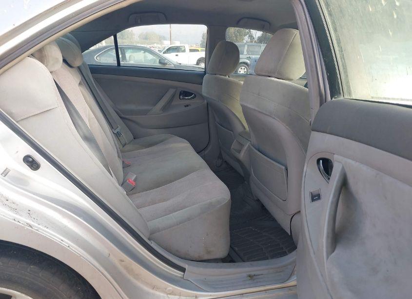 Photo 8 of 2010 Toyota Camry LE (VIN 4T1BF3EK4AU048691)