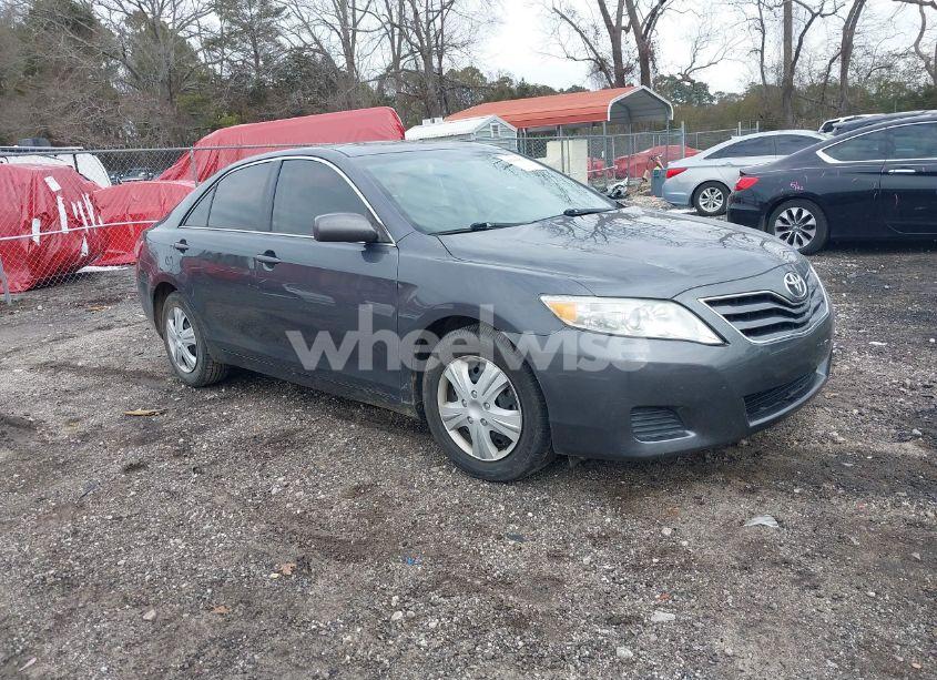 2010 Toyota Camry LE (VIN 4T1BF3EK4AU058704) main photo