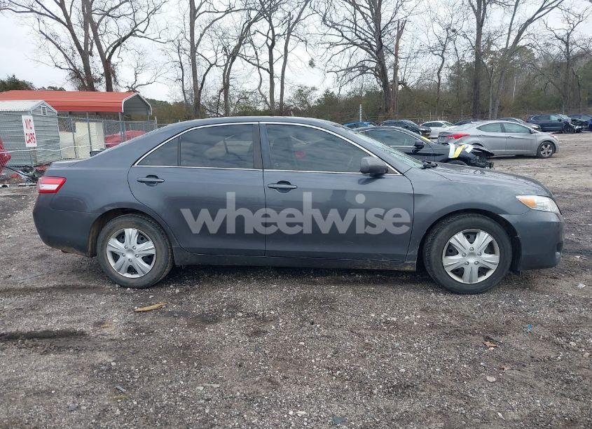 Photo 13 of 2010 Toyota Camry LE (VIN 4T1BF3EK4AU058704)