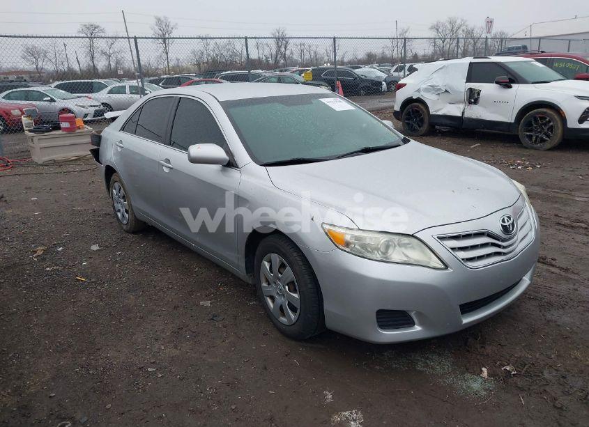 2010 Toyota Camry LE (VIN 4T1BF3EK4AU072621) main photo