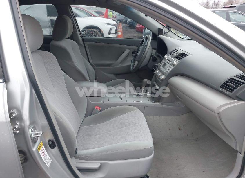 Photo 5 of 2010 Toyota Camry LE (VIN 4T1BF3EK4AU072621)