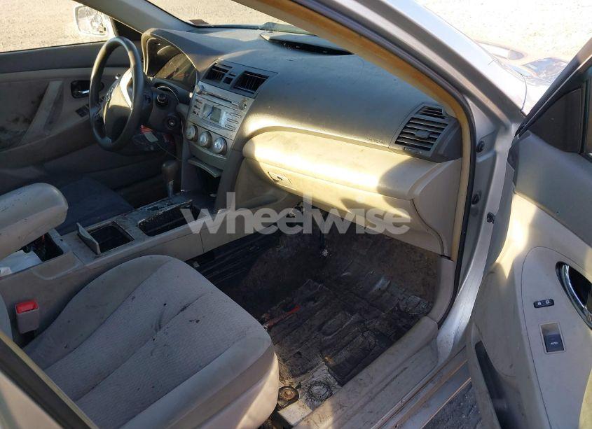 Photo 5 of 2010 Toyota Camry LE (VIN 4T1BF3EK4AU074577)