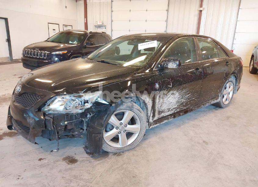 Photo 2 of 2010 Toyota Camry SE (VIN 4T1BF3EK4AU094750)