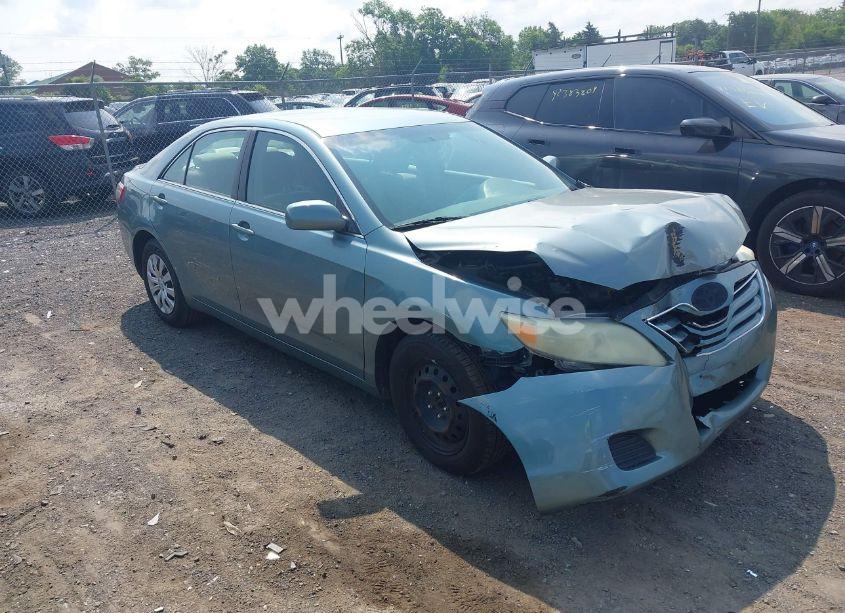 2010 Toyota Camry LE (VIN 4T1BF3EK4AU560418) main photo