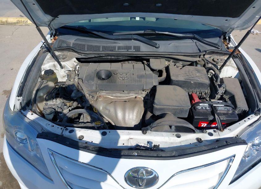 Photo 10 of 2010 Toyota Camry LE (VIN 4T1BF3EK4AU563268)