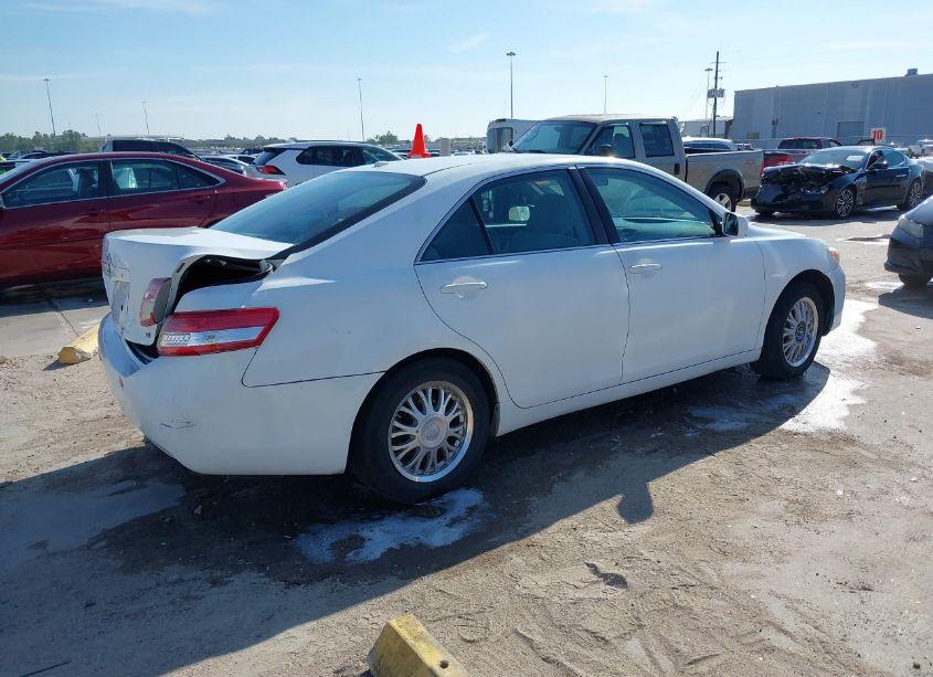 Photo 4 of 2010 Toyota Camry LE (VIN 4T1BF3EK4AU563268)