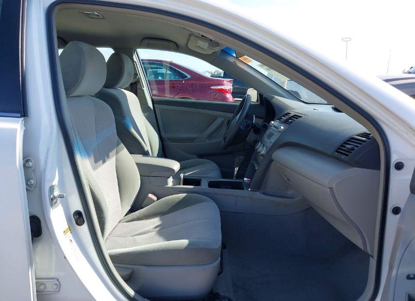 Photo 5 of 2010 Toyota Camry LE (VIN 4T1BF3EK4AU563268)