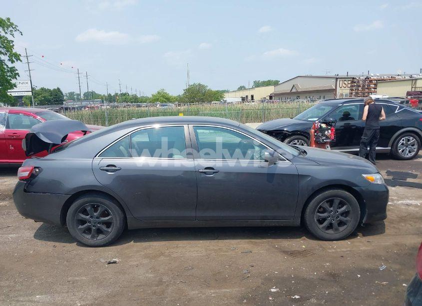 Photo 13 of 2011 Toyota Camry LE (VIN 4T1BF3EK4BU128171)