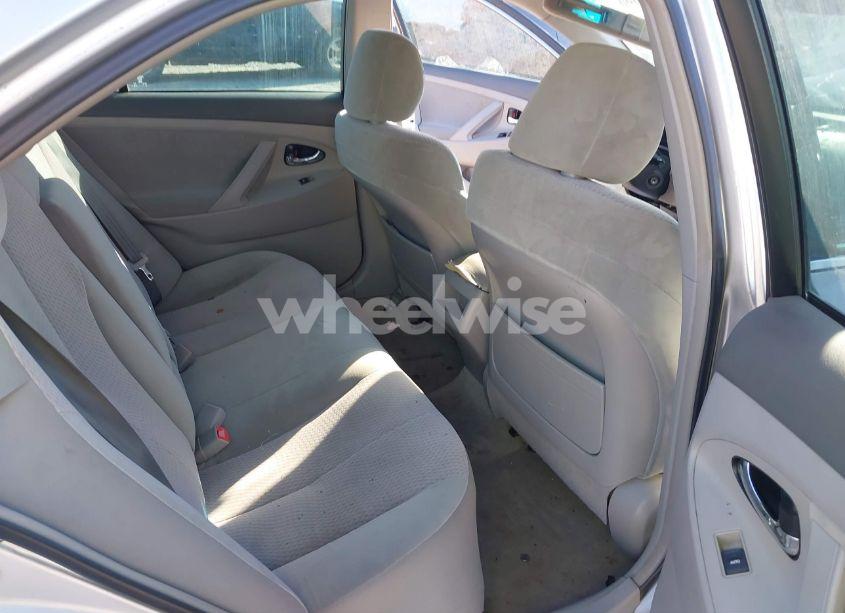 Photo 8 of 2011 Toyota Camry LE (VIN 4T1BF3EK4BU145696)