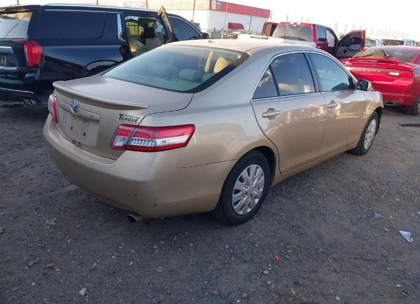 Photo 4 of 2011 Toyota Camry LE (VIN 4T1BF3EK4BU146279)