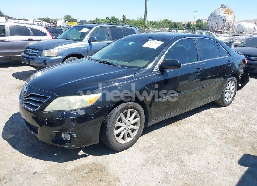 Photo 2 of 2011 Toyota Camry XLE (VIN 4T1BF3EK4BU154530)