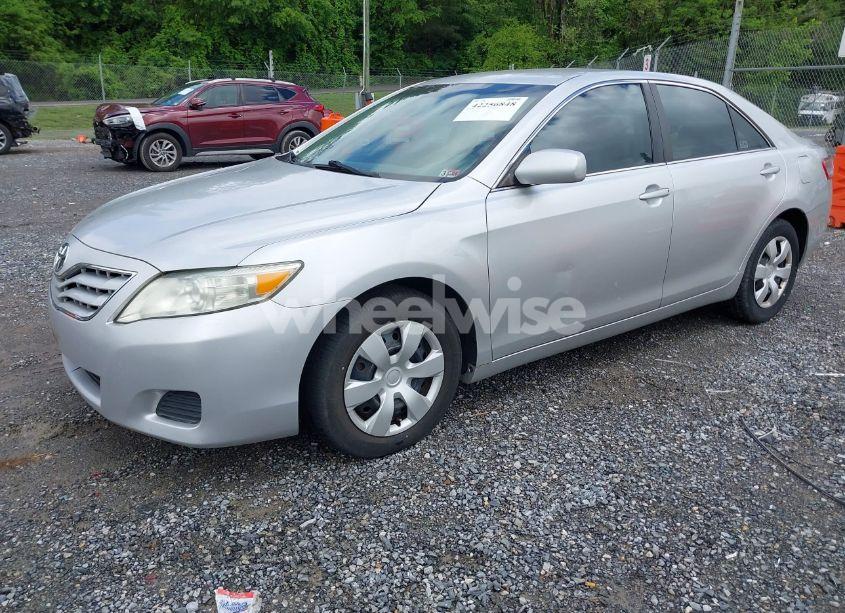 Photo 2 of 2011 Toyota Camry LE (VIN 4T1BF3EK4BU161767)