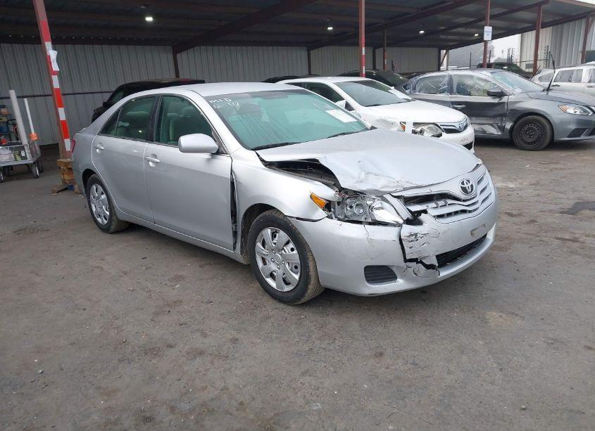 2011 Toyota Camry LE (VIN 4T1BF3EK4BU183669) main photo
