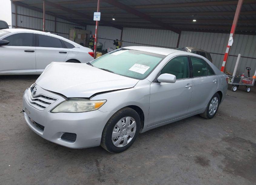 Photo 2 of 2011 Toyota Camry LE (VIN 4T1BF3EK4BU183669)