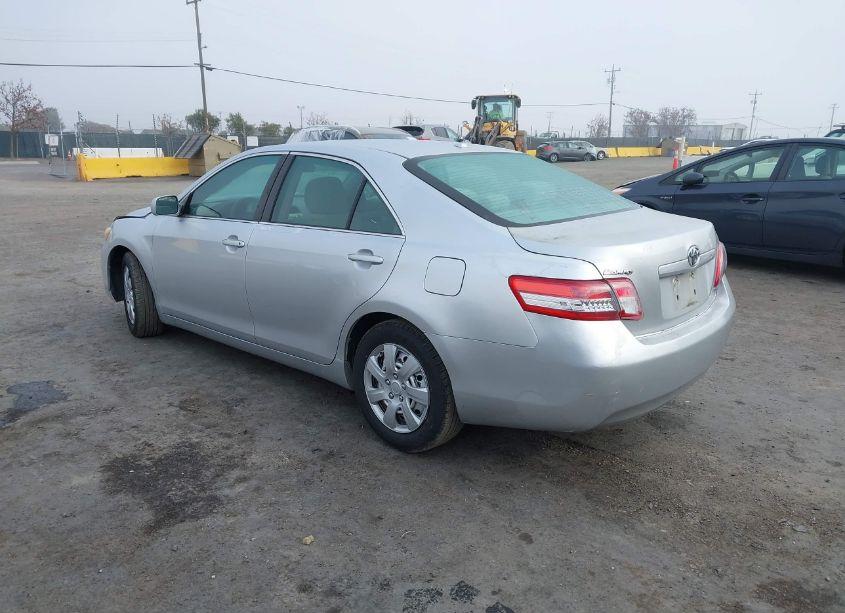 Photo 3 of 2011 Toyota Camry LE (VIN 4T1BF3EK4BU183669)