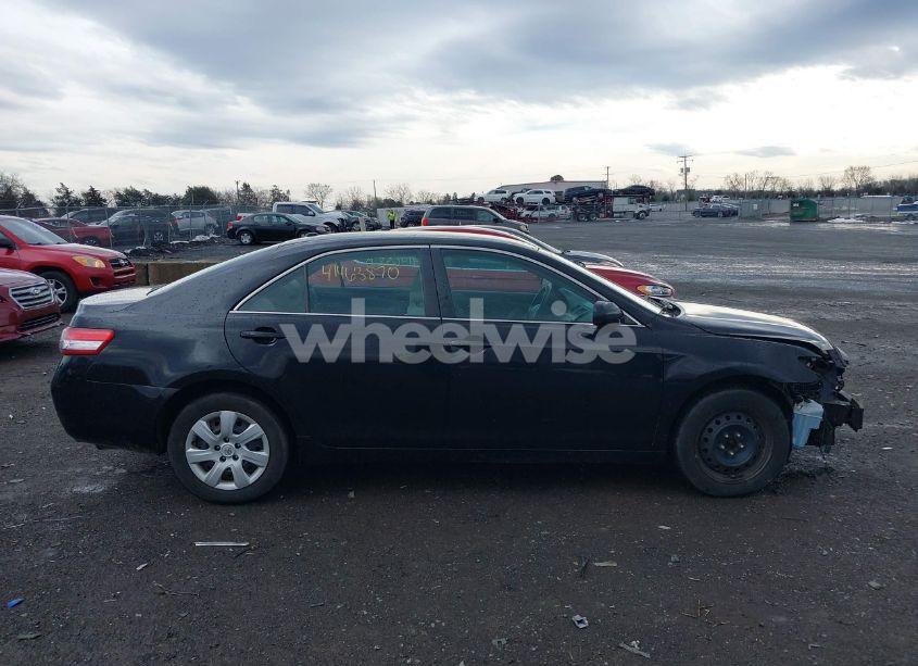 Photo 13 of 2011 Toyota Camry LE (VIN 4T1BF3EK4BU201510)