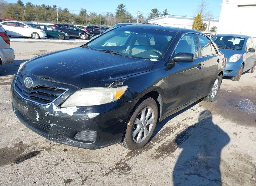 Photo 2 of 2011 Toyota Camry LE (VIN 4T1BF3EK4BU210708)