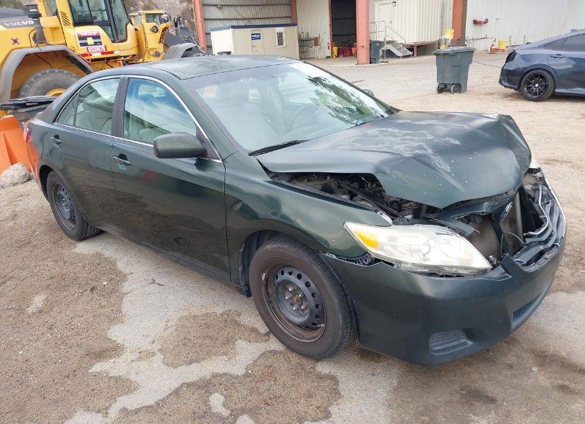 2011 Toyota Camry LE (VIN 4T1BF3EK4BU582551) main photo
