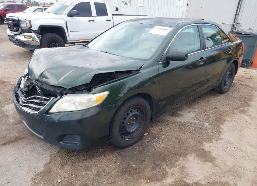 Photo 2 of 2011 Toyota Camry LE (VIN 4T1BF3EK4BU582551)