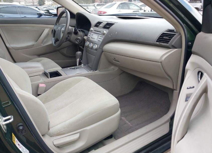 Photo 5 of 2011 Toyota Camry LE (VIN 4T1BF3EK4BU582551)