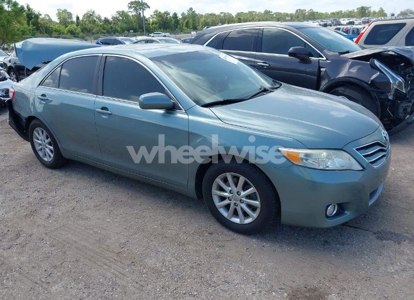 2011 Toyota Camry XLE (VIN 4T1BF3EK4BU590830) main photo