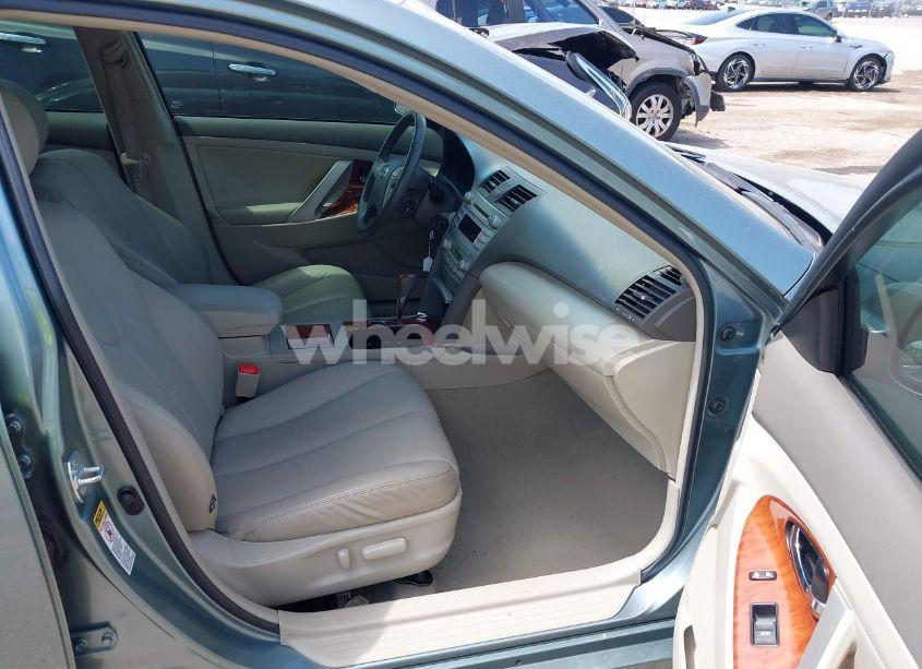 Photo 5 of 2011 Toyota Camry XLE (VIN 4T1BF3EK4BU590830)